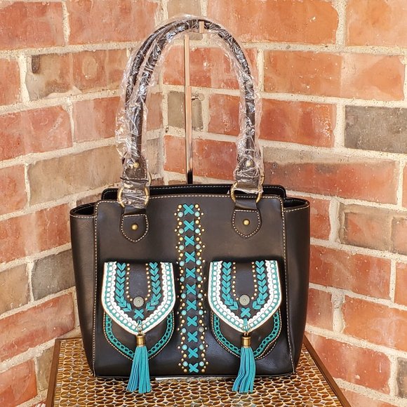 Montana West Handbags - Montana West Concho Collection Tote